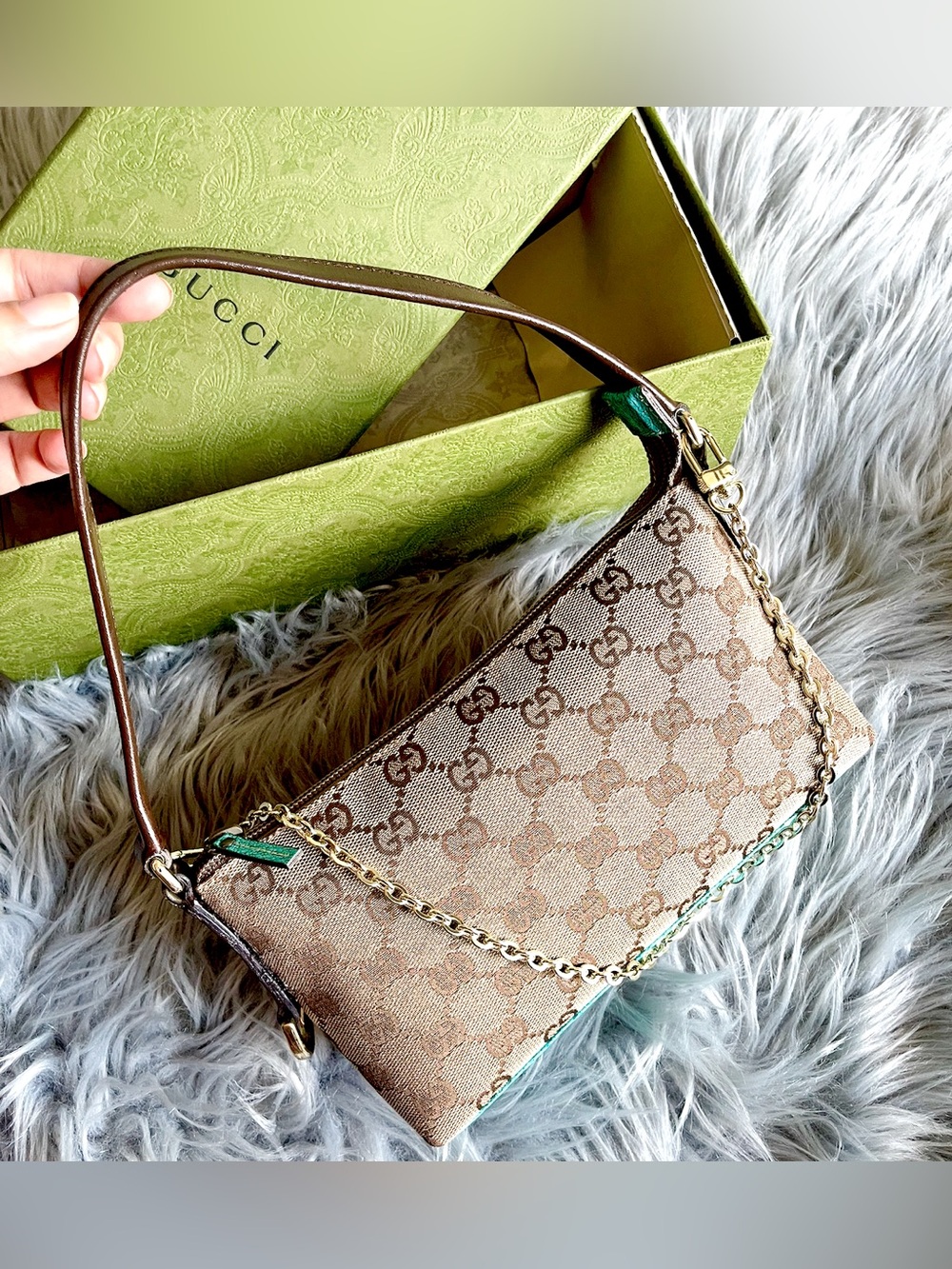 Authentic Gucci vintage GG canvas small shoulder bag
